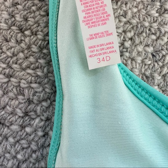 Victoria’s Secret bikini top - size 34D (runs small - fits size 34C) - Picture 5 of 5